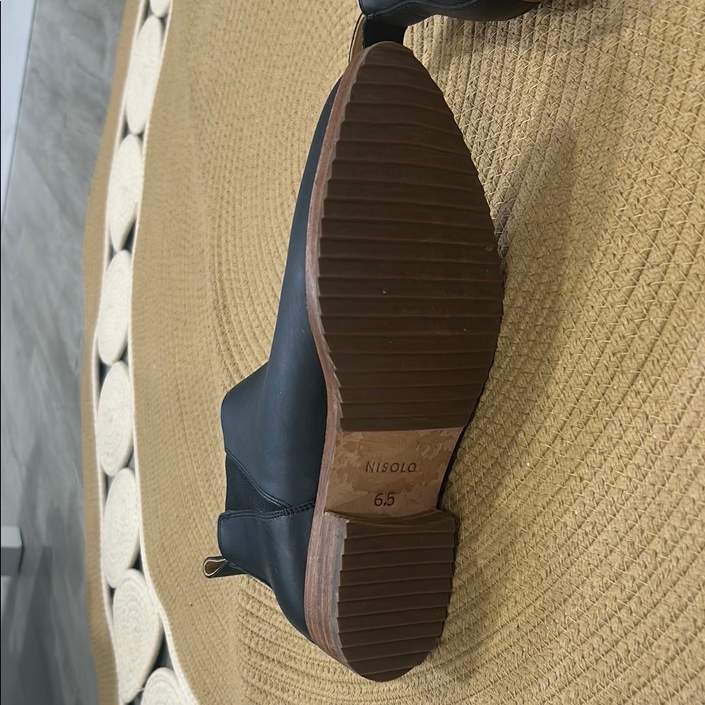 Nisolo Everyday Chelsea Boot - Picture 11 of 15